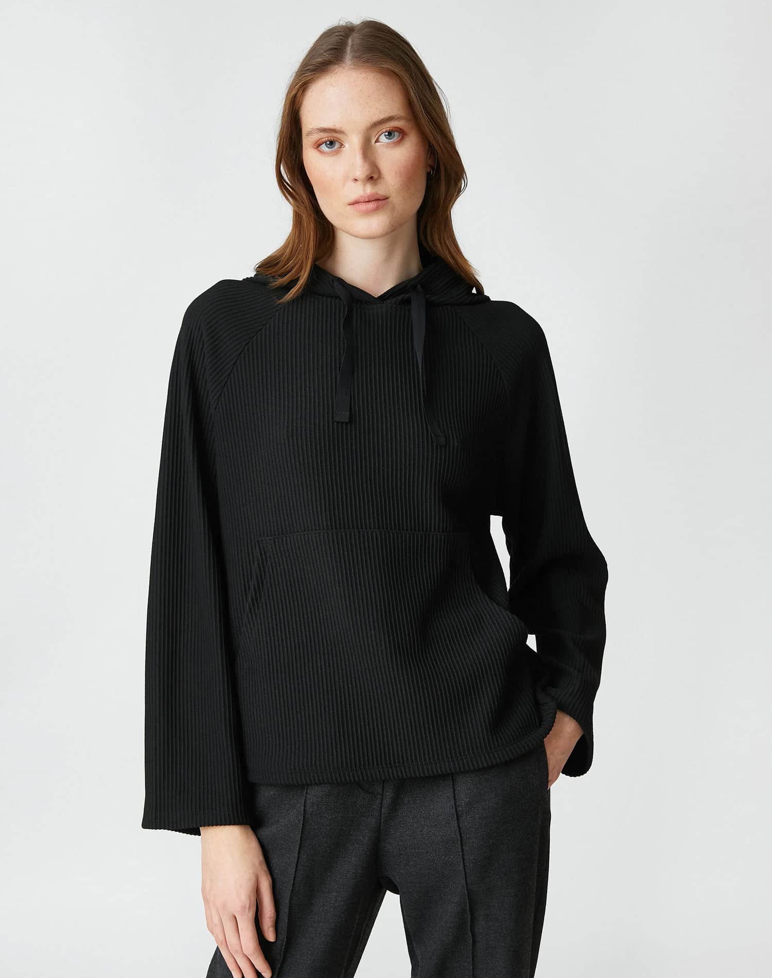 Hooded Sweatshirt With Kangaroo Pocket - Bild 3